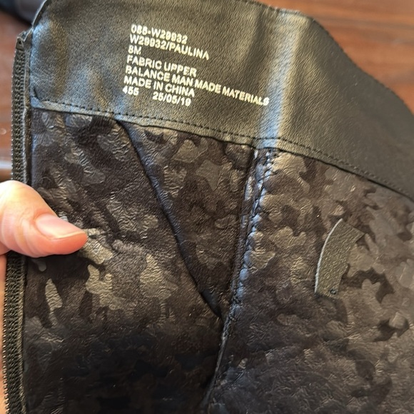 White Mountain Paulina black heeled boots size 8M - Picture 5 of 5